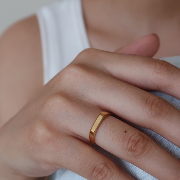 18K Gold Plated Band Ring - Picture 8 of 8